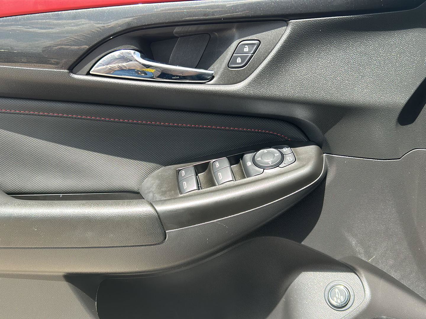 Used 2025 Chevrolet TrailBlazer RS w/ Convenience Package FWD image 9