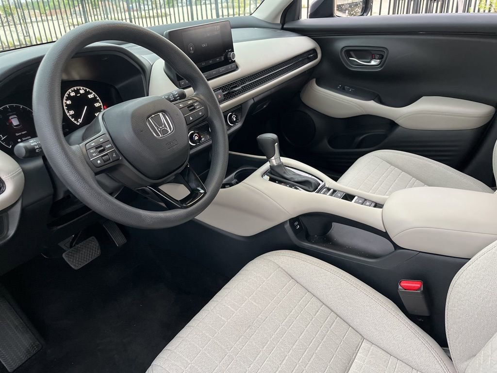 Certified 2025 Honda HR-V LX image 18