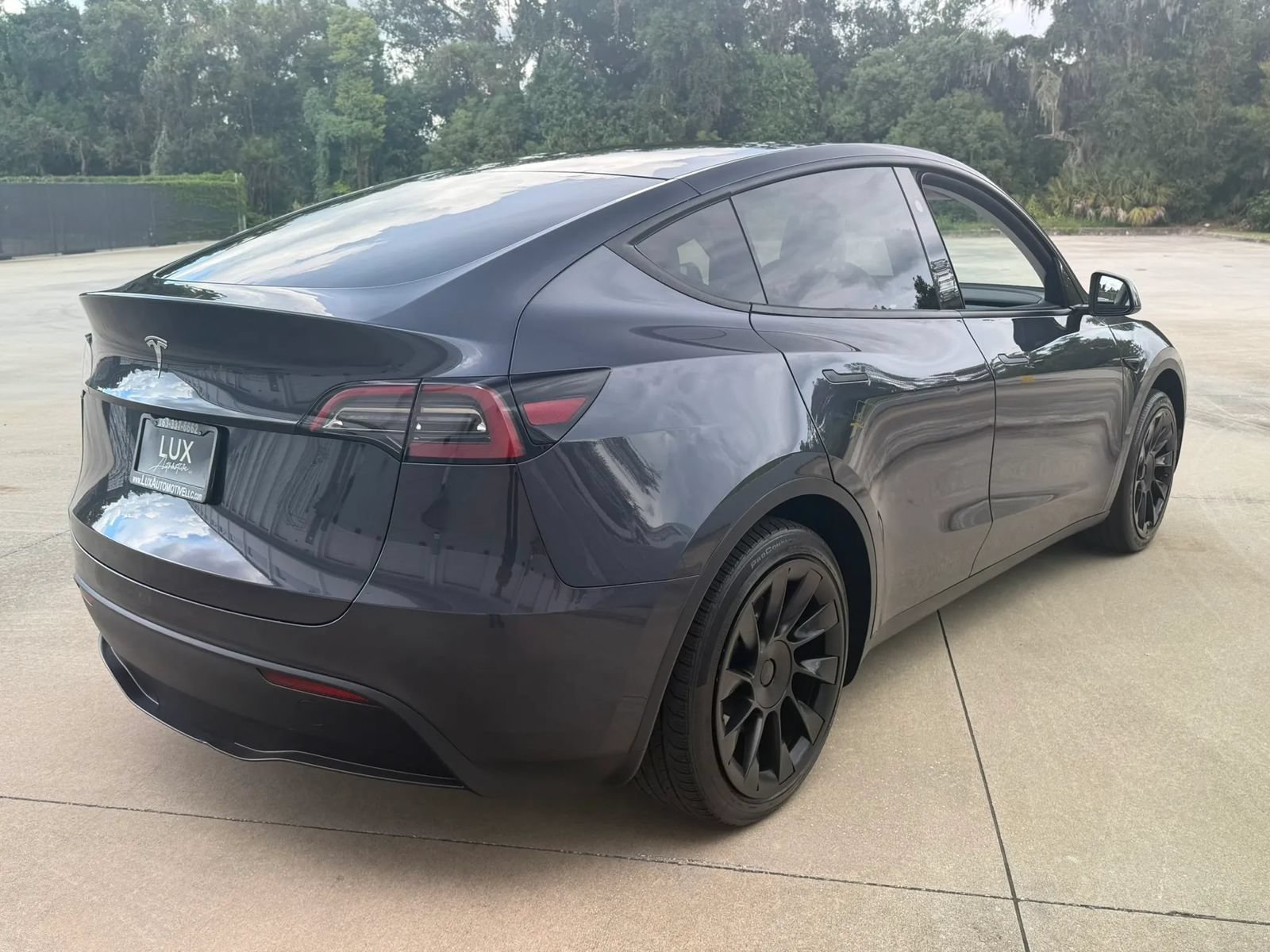 Used 2024 Tesla Model Y Long Range RWD image 7