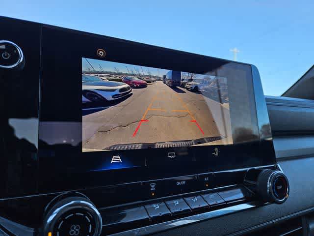 Used 2024 Chevrolet Colorado W/T RWD image 28