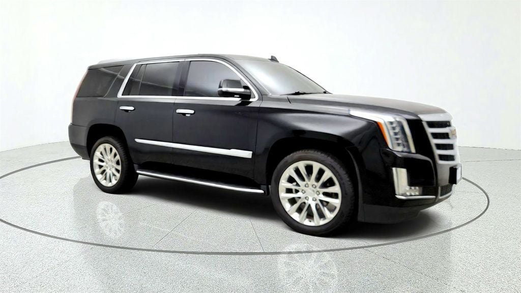 Used 2019 Cadillac Escalade Luxury AWD/4WD image 3