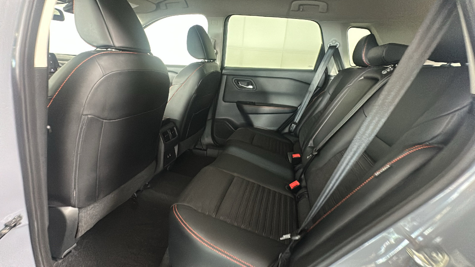 Used 2025 Nissan Rogue SV w/ Rock Creek Premium Package AWD/4WD image 29