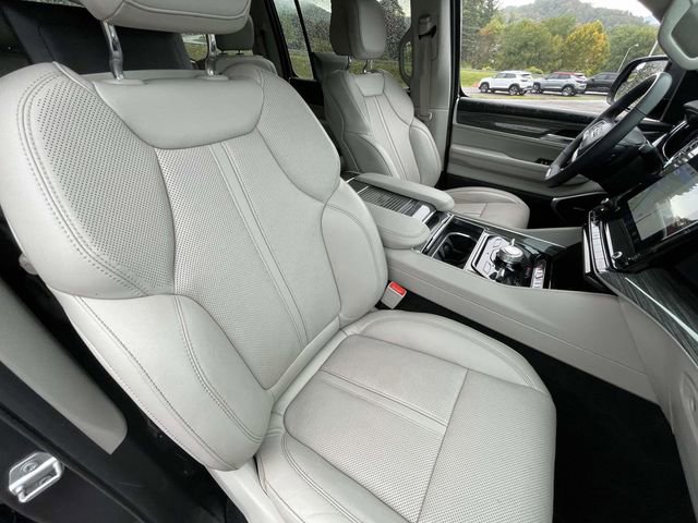 Used 2022 Jeep Wagoneer Series III w/ Rear Seat Video Group 1 image 31