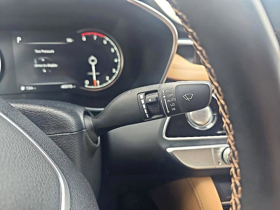 Used 2022 Genesis G70 2.0T w/ Prestige Package image 22