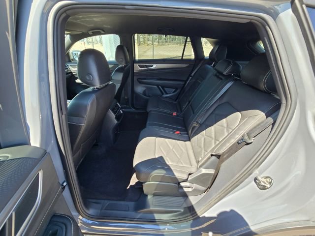 Used 2024 Volkswagen Atlas Cross Sport SE AWD/4WD image 12