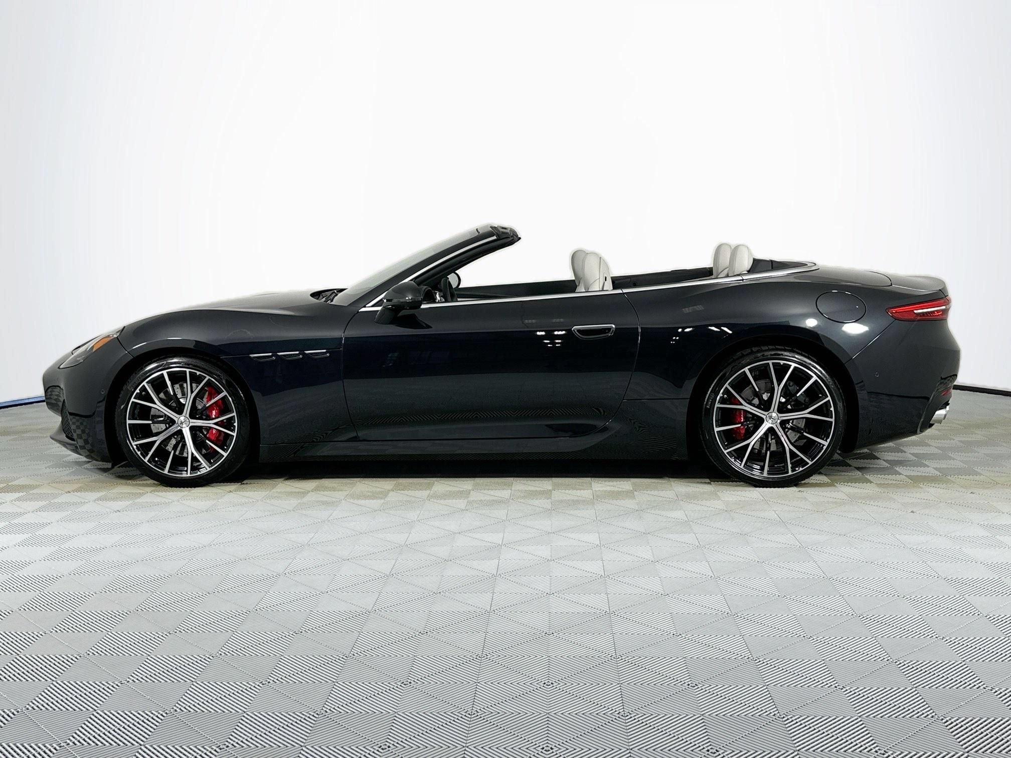 New 2026 Maserati GranCabrio Modena AWD/4WD image 8