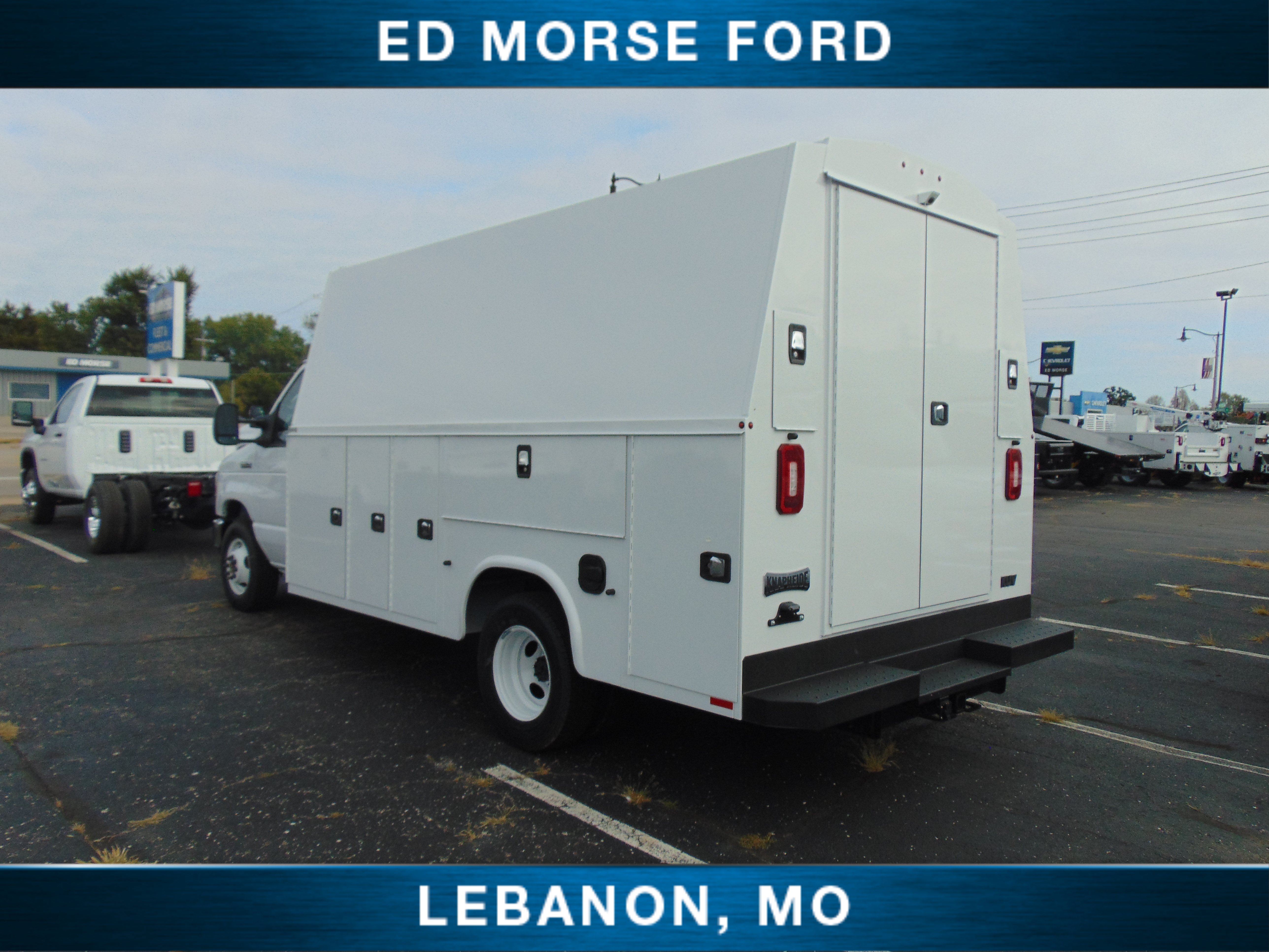 New 2027 Ford E-350 and Econoline 350 Super Duty w/ Power Equipment Group RWD image 3