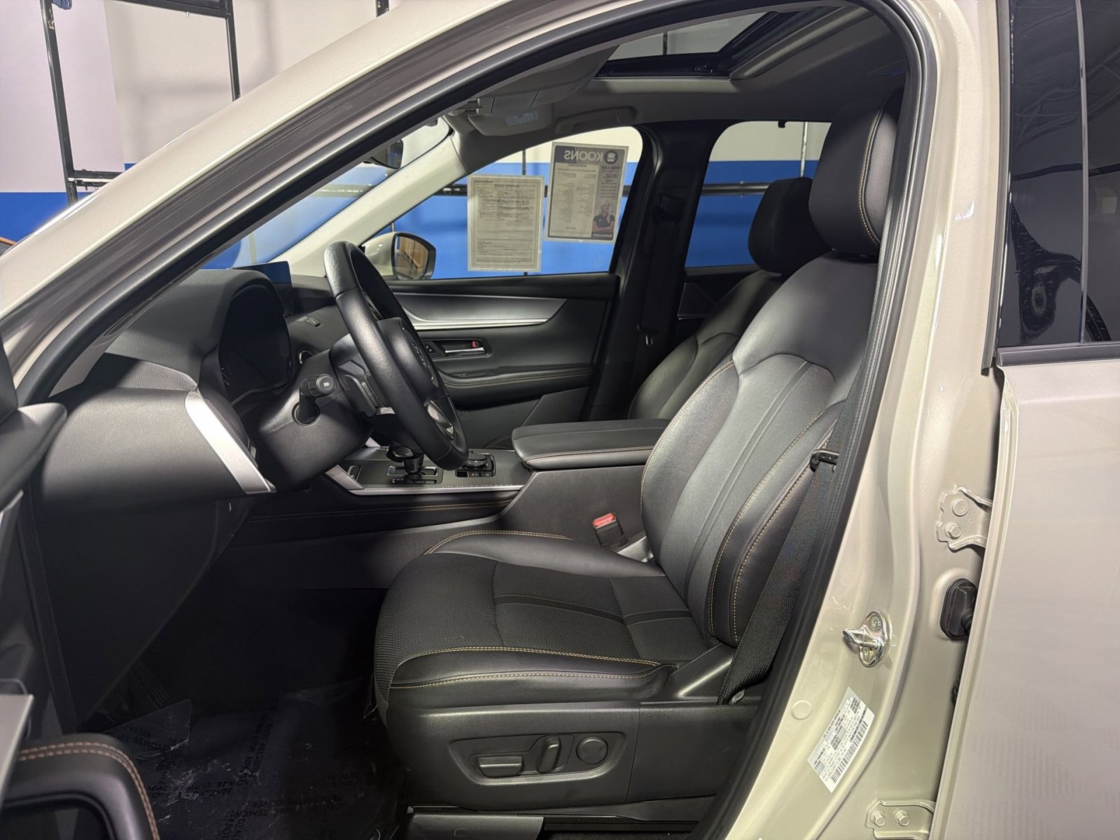 Used 2024 MAZDA CX-90 3.3 Turbo w/ Preferred Plus AWD/4WD image 25