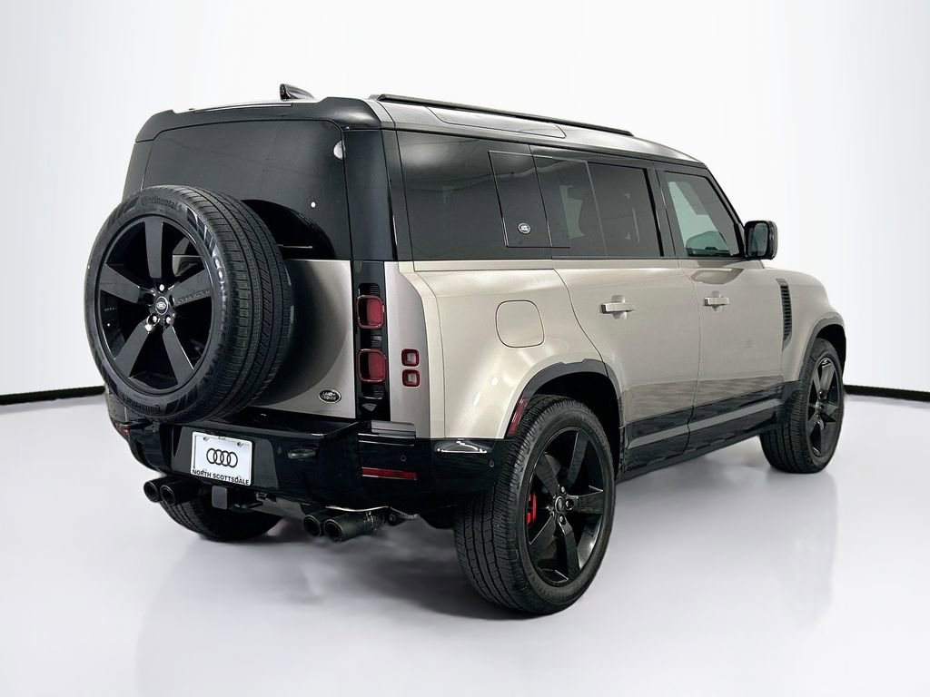 Used 2023 Land Rover Defender 110 X-Dynamic SE image 5