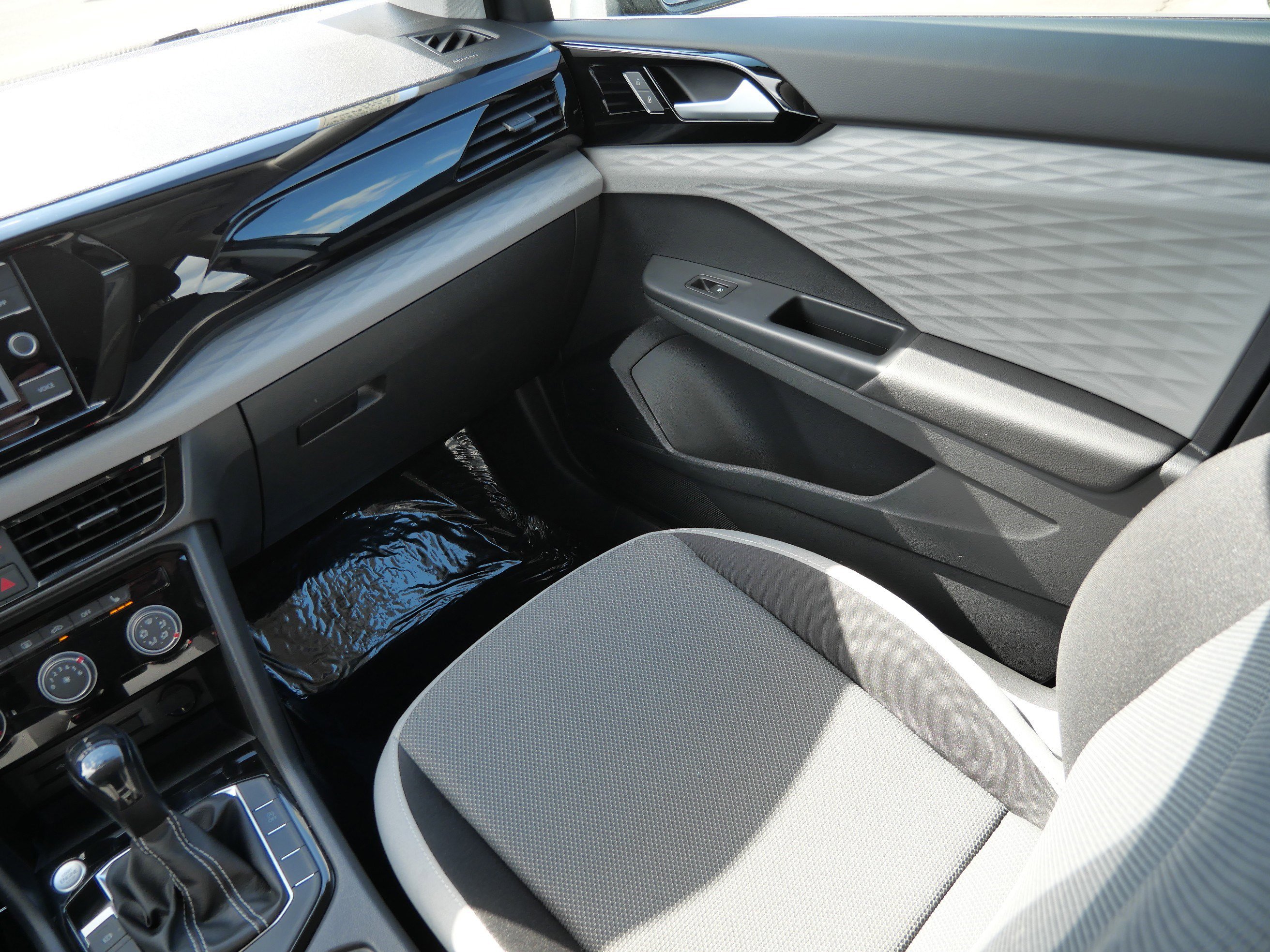 Used 2023 Volkswagen Taos S image 11