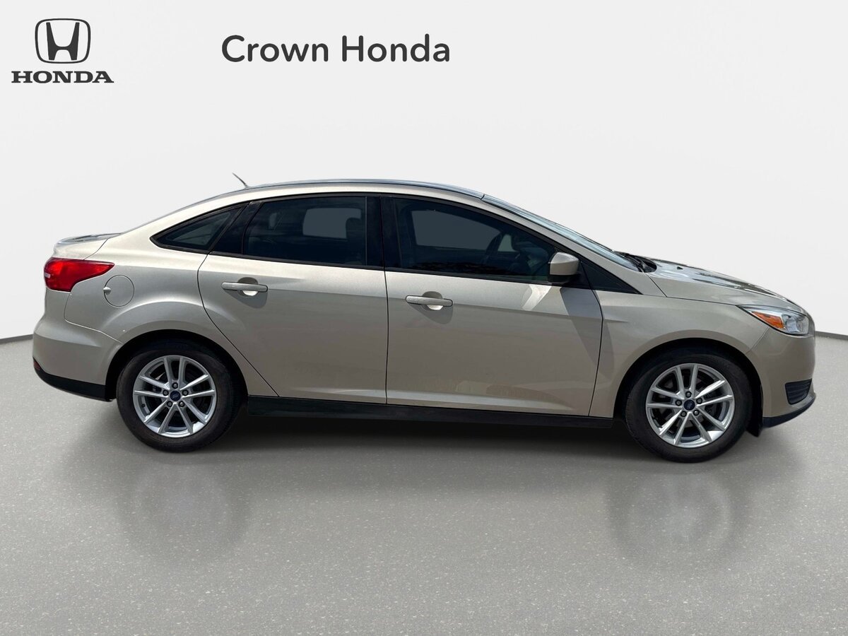 Used 2018 Ford Focus SE FWD image 5