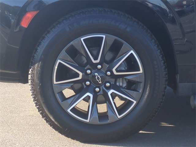 Used 2021 Chevrolet Suburban Z71 w/ Z71 Off-Road Package image 17