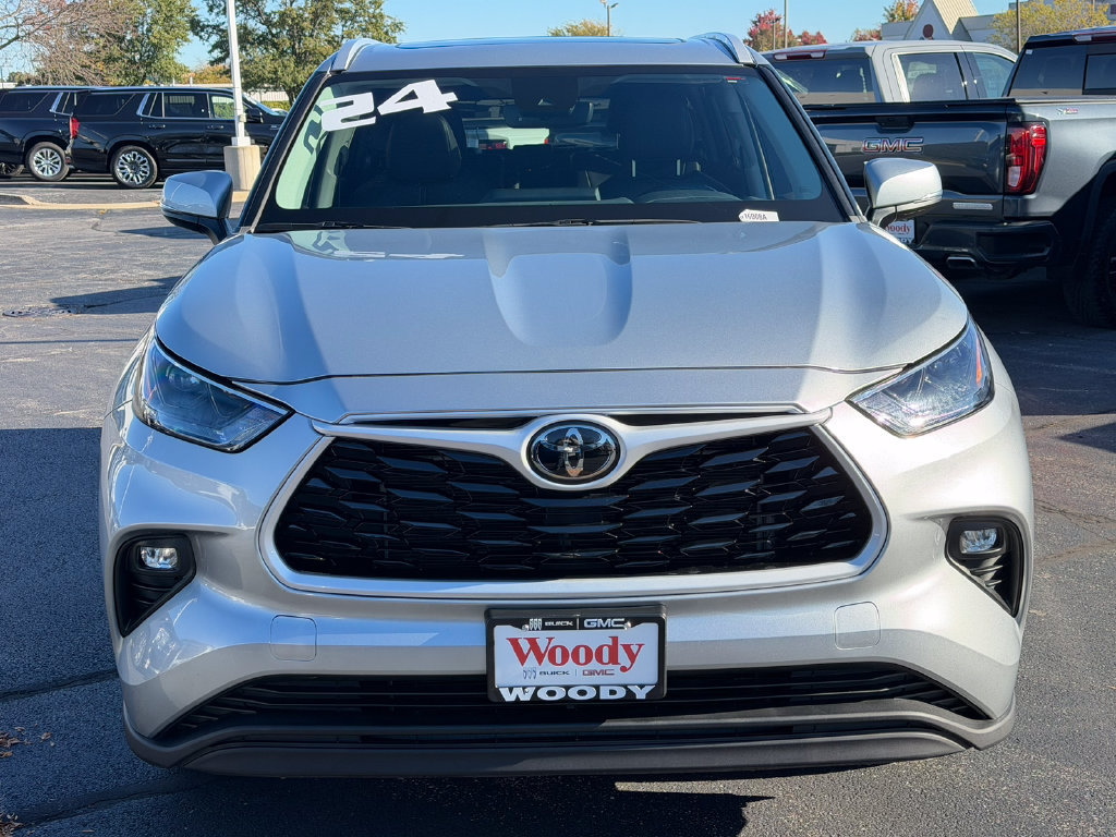 Used 2024 Toyota Highlander XLE FWD image 22