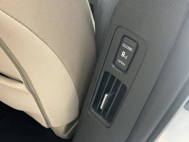 Certified 2024 Honda Odyssey EX image 11