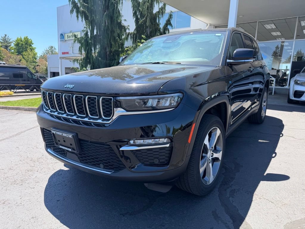 Used 2023 Jeep Grand Cherokee 4WD 4xe w/ Luxury Tech Group II image 3