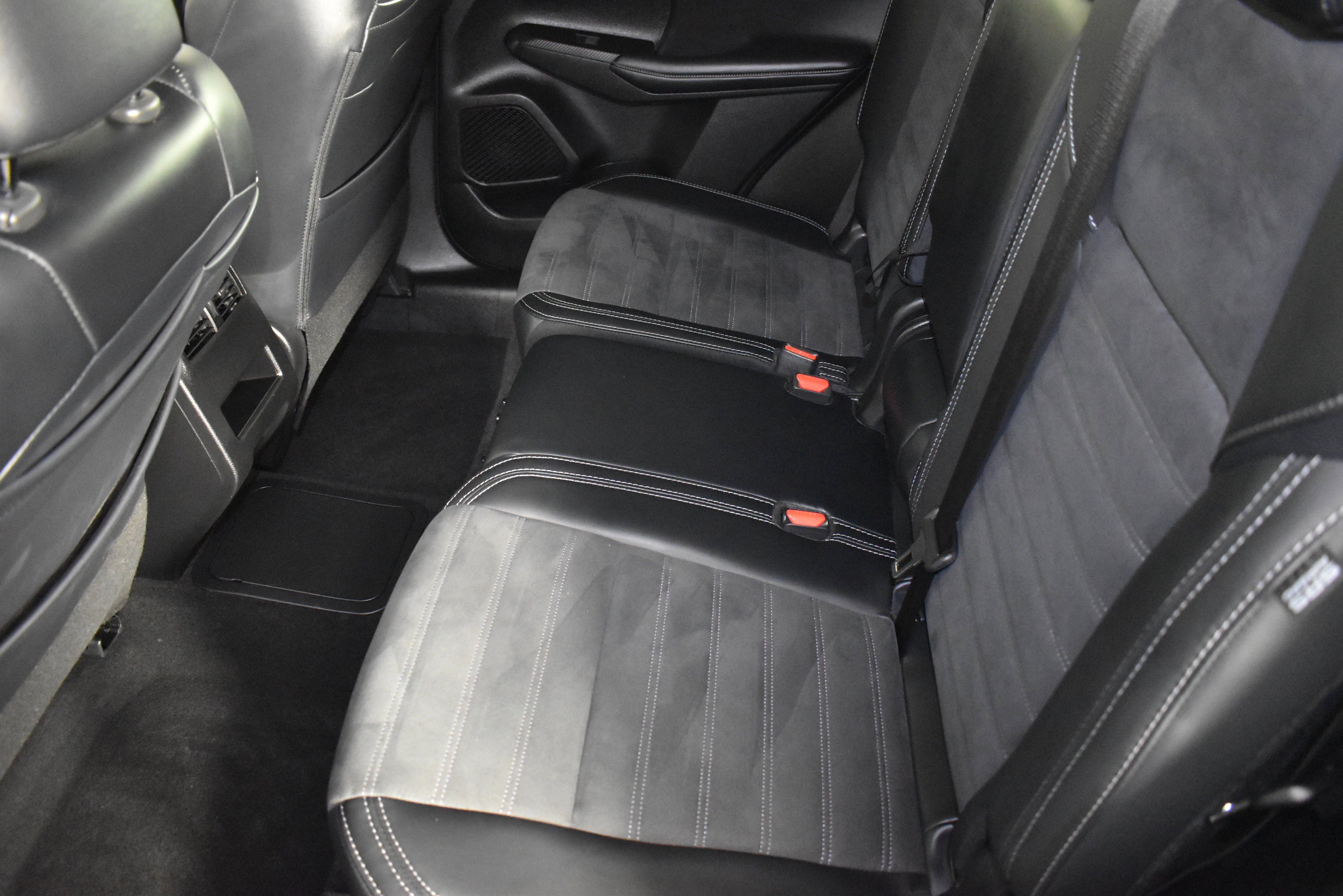 Used 2024 Mitsubishi Outlander SE image 47