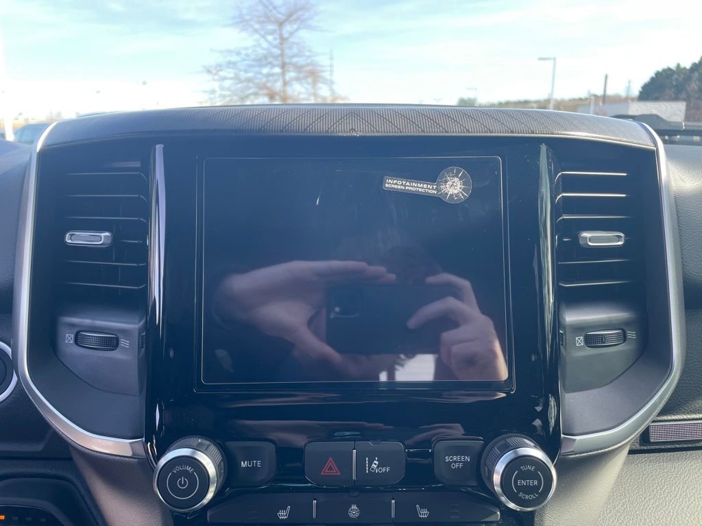 New 2026 RAM 1500 4x4 Crew Cab image 15