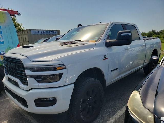 Used 2025 RAM 2500 Laramie AWD/4WD image 2