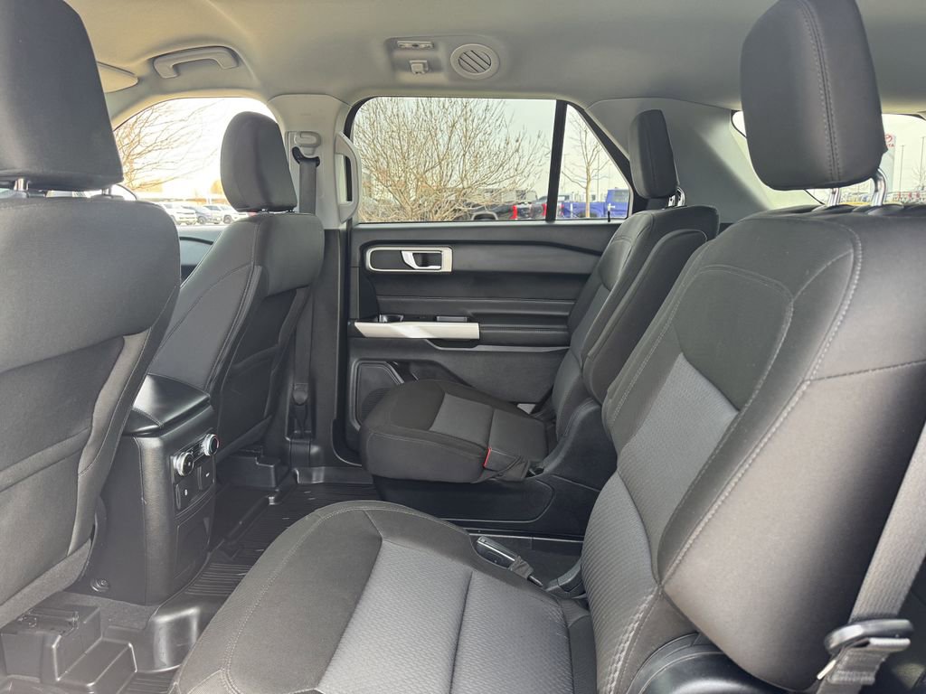 Used 2023 Ford Explorer XLT image 29
