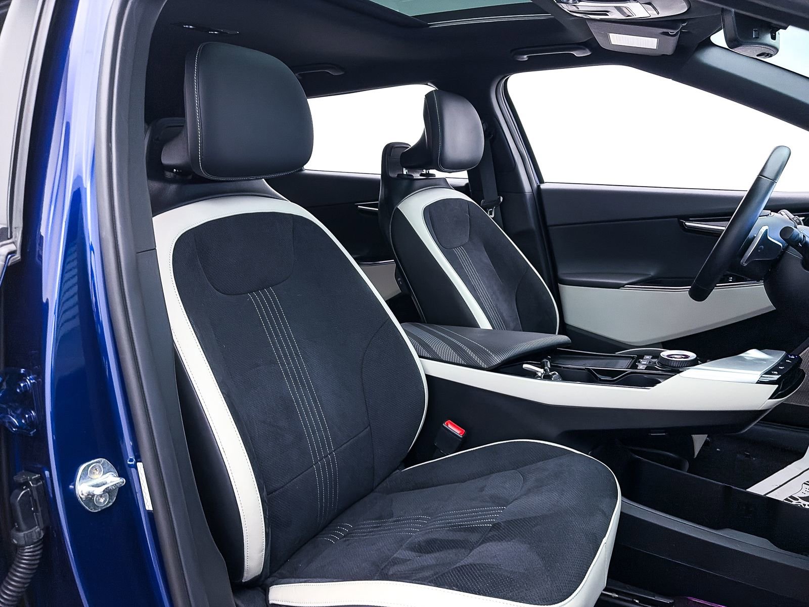 Used 2023 Kia EV6 GT-Line w/ GT-Line Suede Seat Package image 41