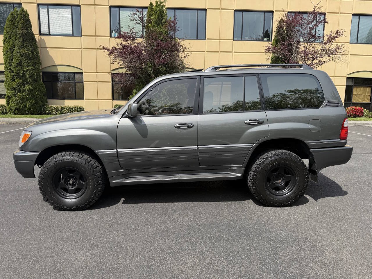 Used 1999 Lexus LX 470 4WD image 9