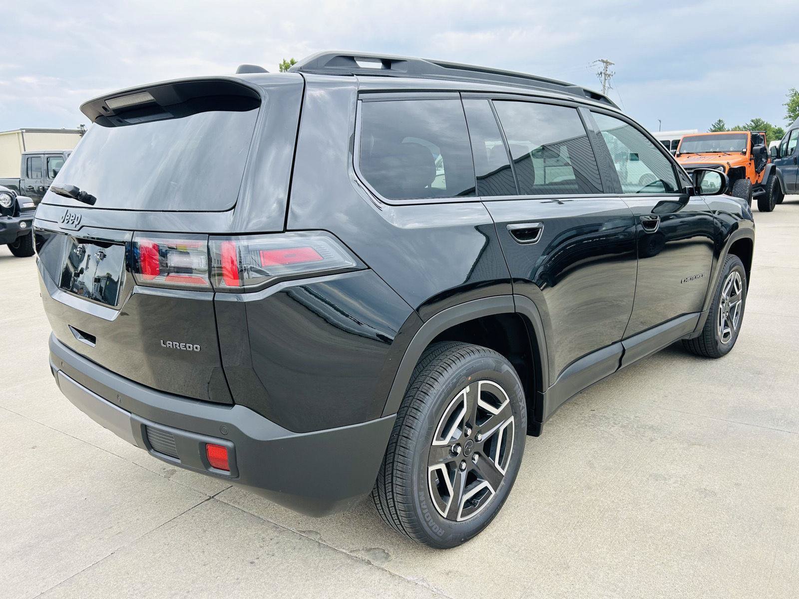 New 2026 Jeep Cherokee Laredo AWD/4WD image 37