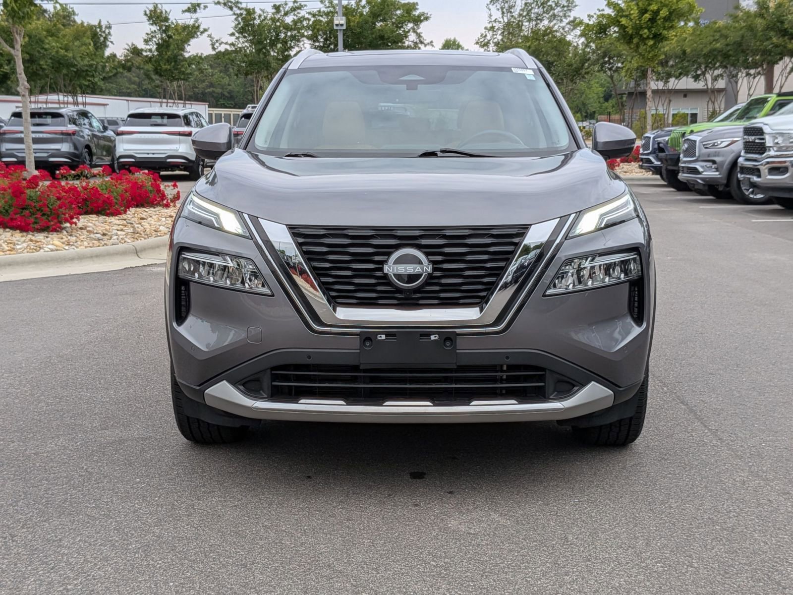 Used 2023 Nissan Rogue Platinum AWD/4WD image 8