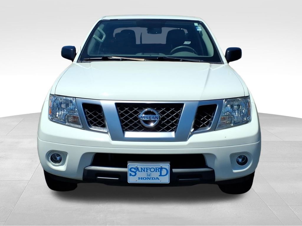 Used 2021 Nissan Frontier SV RWD image 2