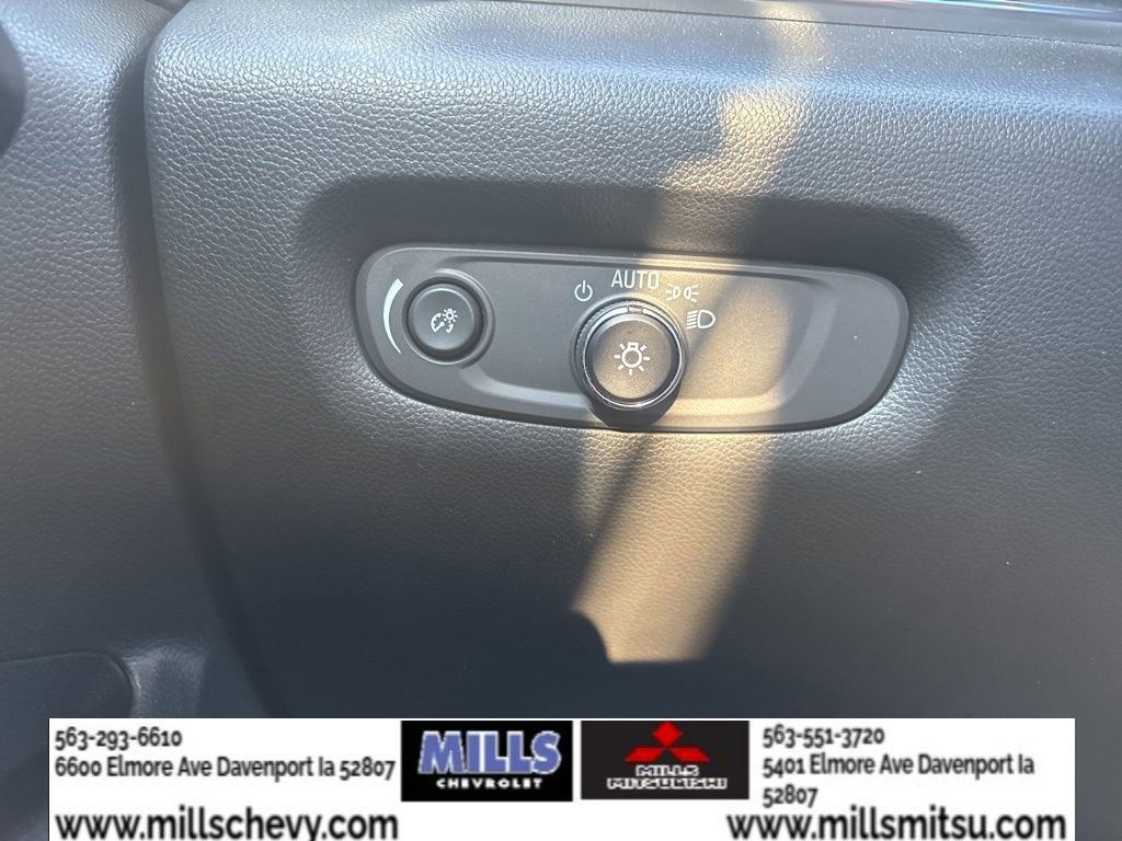 Used 2023 Chevrolet Traverse LT w/ LT Premium Package AWD/4WD image 25