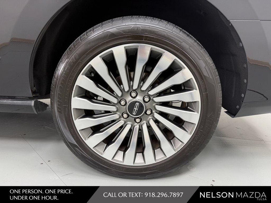Used 2020 Lincoln Navigator Reserve w/ Luxury Package AWD/4WD image 12