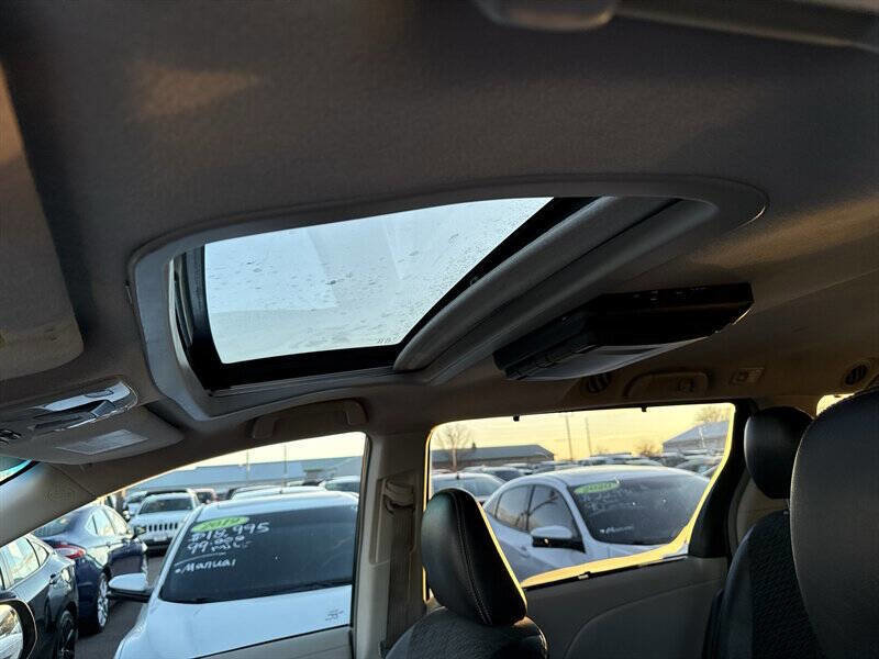 Used 2011 Toyota Sienna SE w/ Preferred Pkg image 26