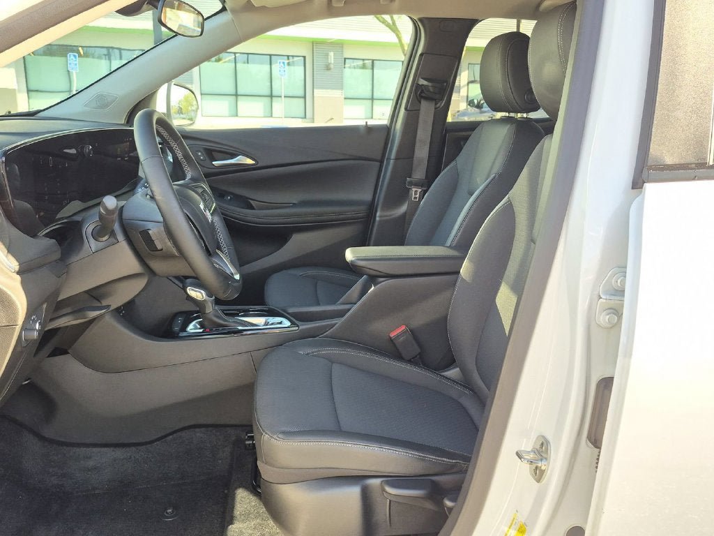 Used 2024 Buick Encore GX Preferred FWD image 21