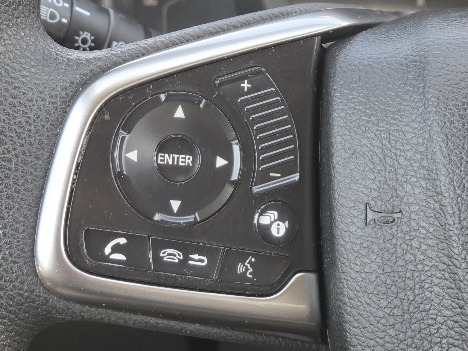 Used 2018 Honda CR-V EX image 30