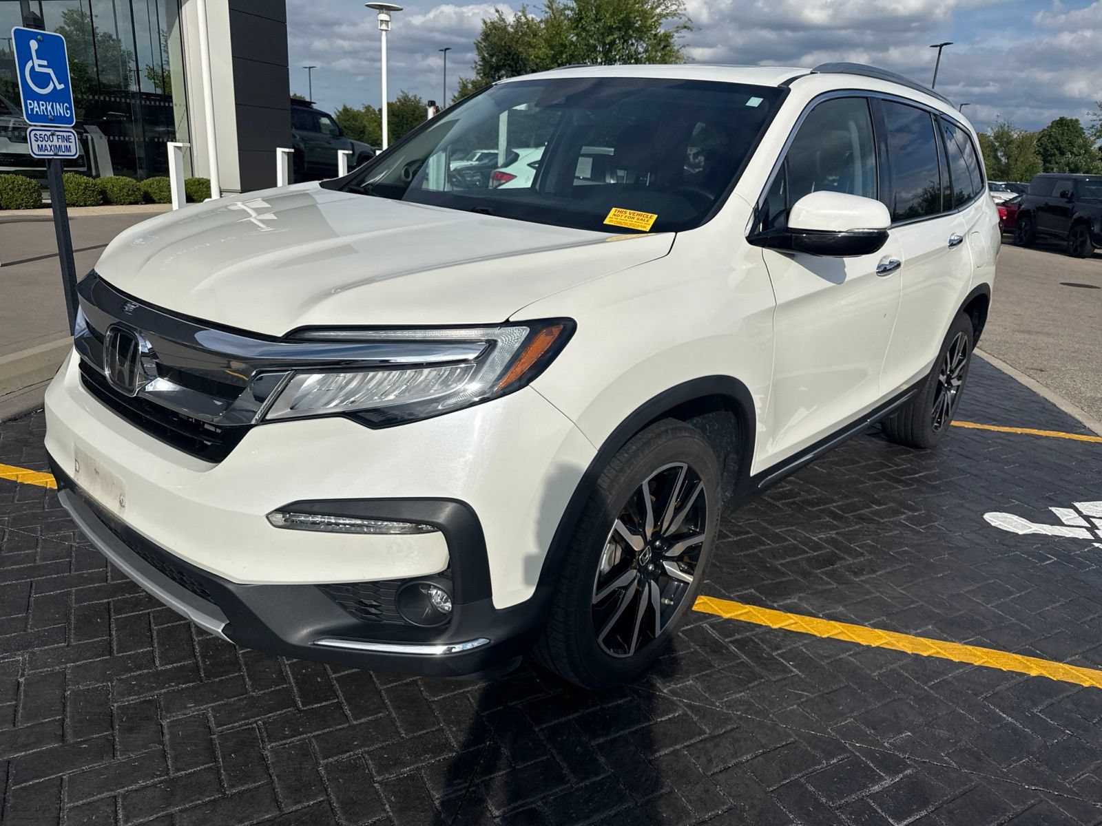 Used 2019 Honda Pilot Touring image 1
