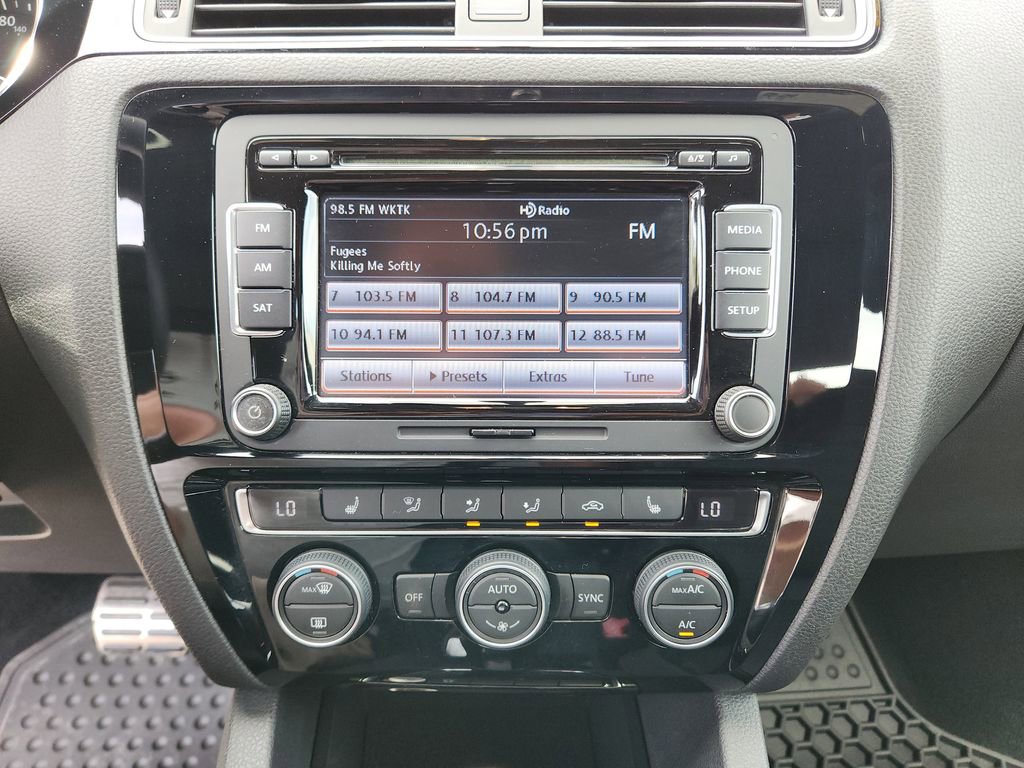 Used 2015 Volkswagen Jetta GLI SE image 21