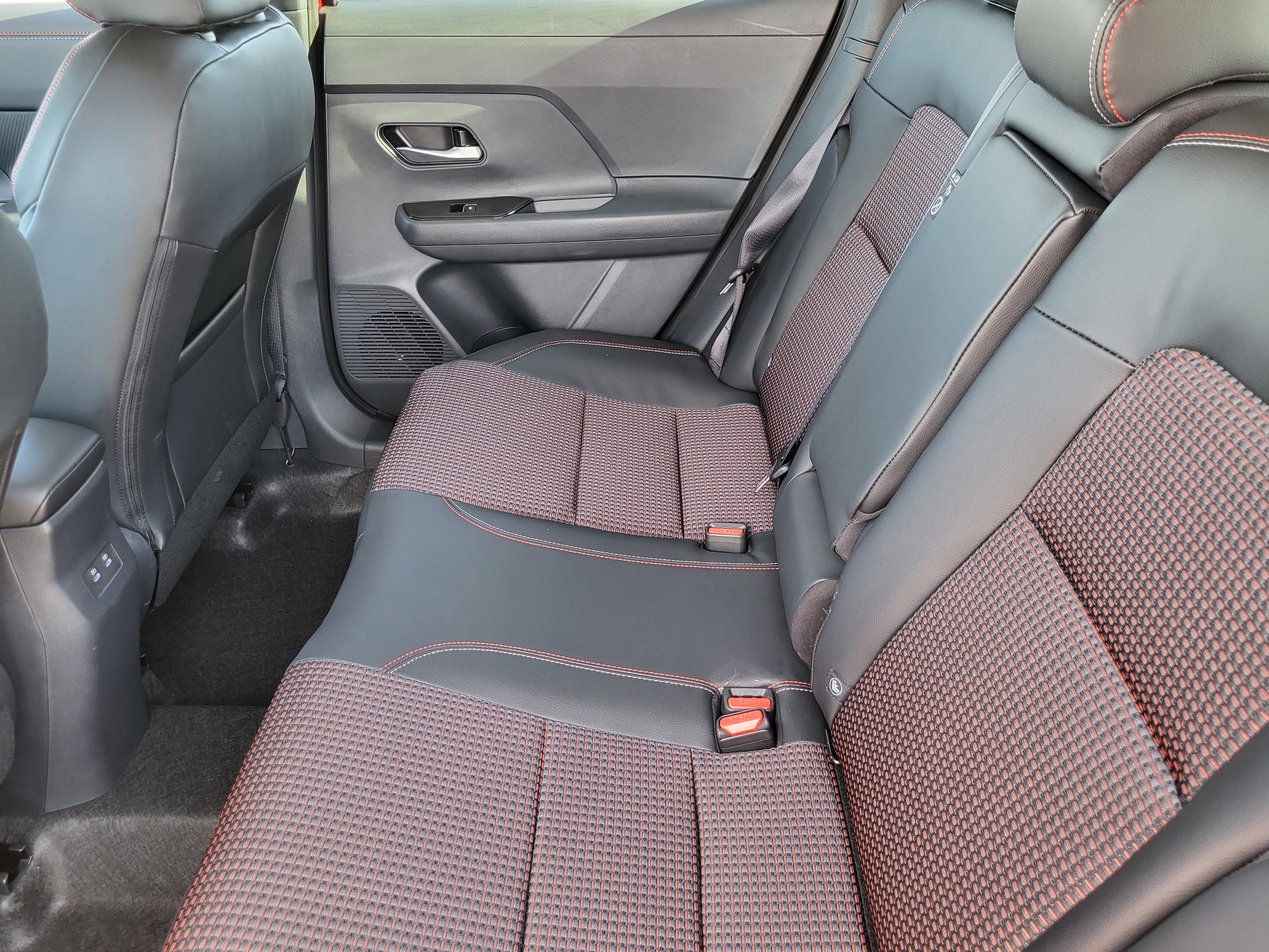 New 2026 Nissan Kicks SR w/ Cold Weather Package image 10