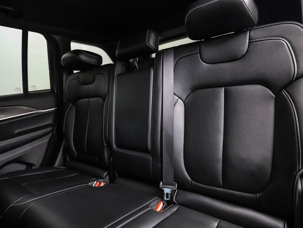 Used 2025 Jeep Grand Cherokee Limited w/ Trailer Tow Package image 22