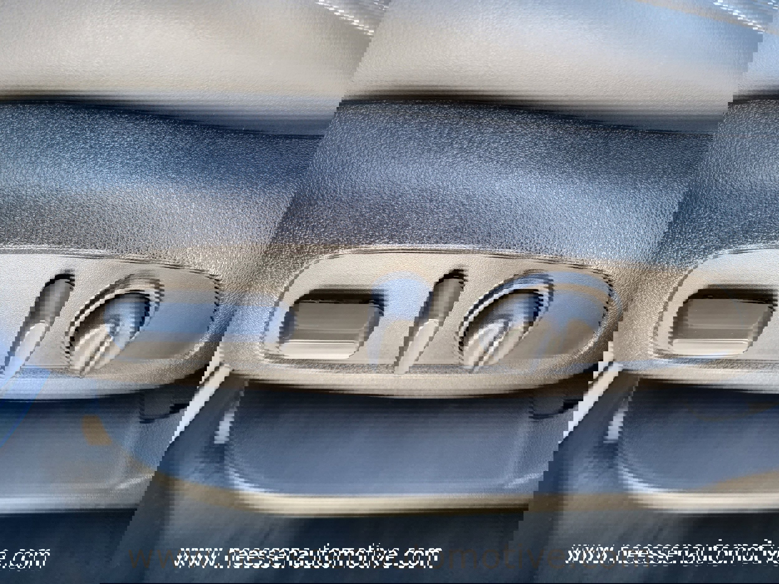 Used 2023 Buick Enclave Essence image 16