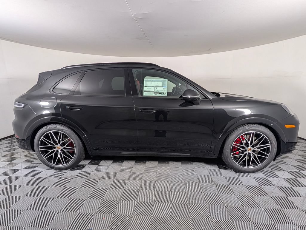 New 2026 Porsche Cayenne GTS AWD/4WD image 8
