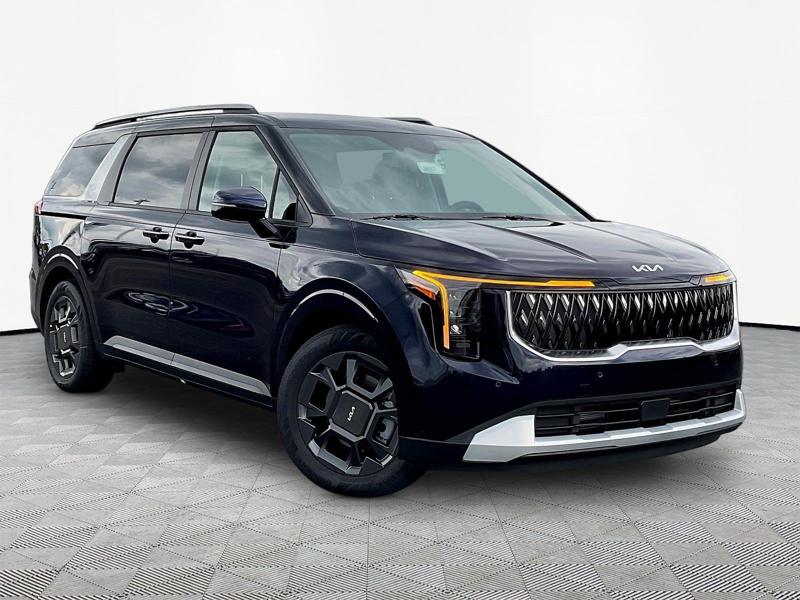 New 2027 Kia Carnival EX FWD image 3