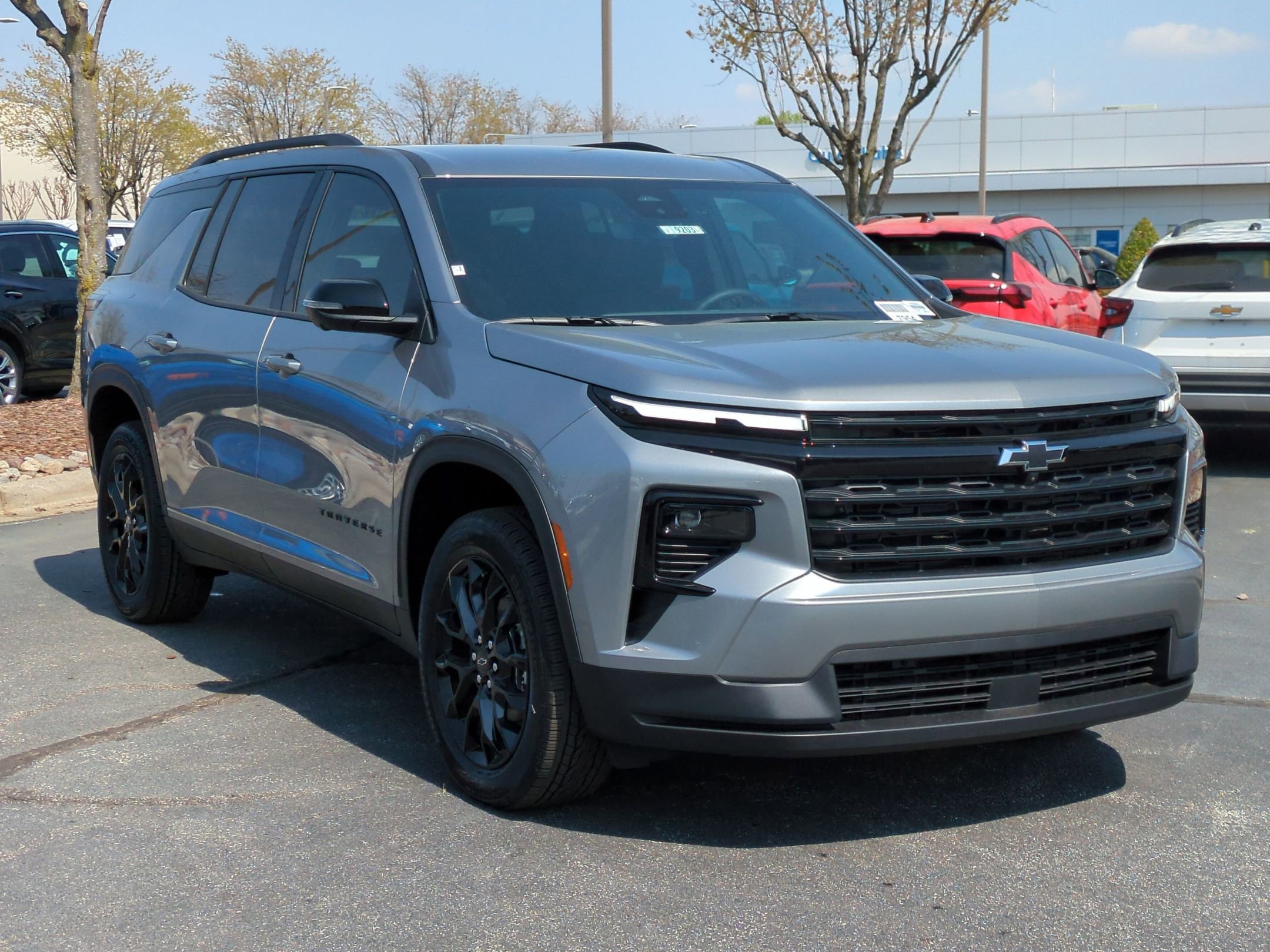 New 2026 Chevrolet Traverse LT w/ Midnight/Sport Edition FWD image 2