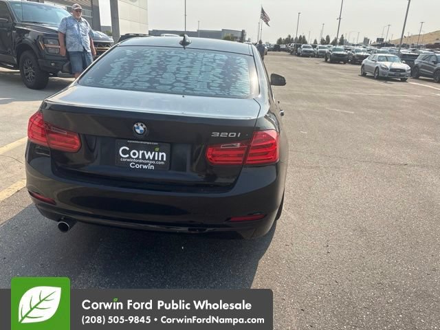 Used 2014 BMW 320i Sedan RWD image 5
