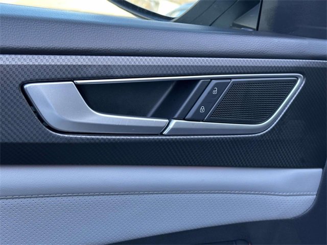 Used 2025 Volkswagen Atlas Peak Edition SE image 26