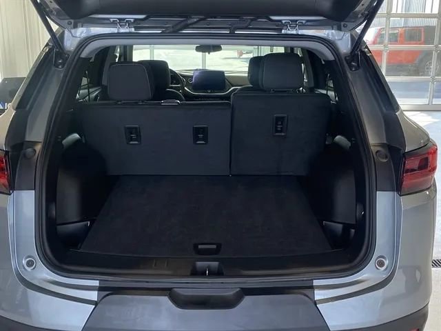 Used 2025 Chevrolet Blazer LT image 5