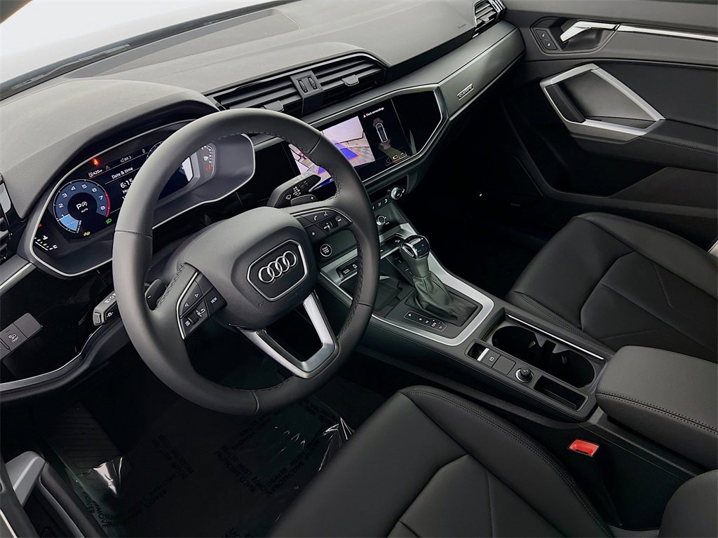 New 2025 Audi Q3 2.0T Premium image 9
