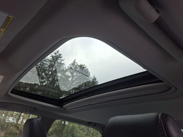 Used 2014 Toyota Camry SE w/ Moonroof Package image 15