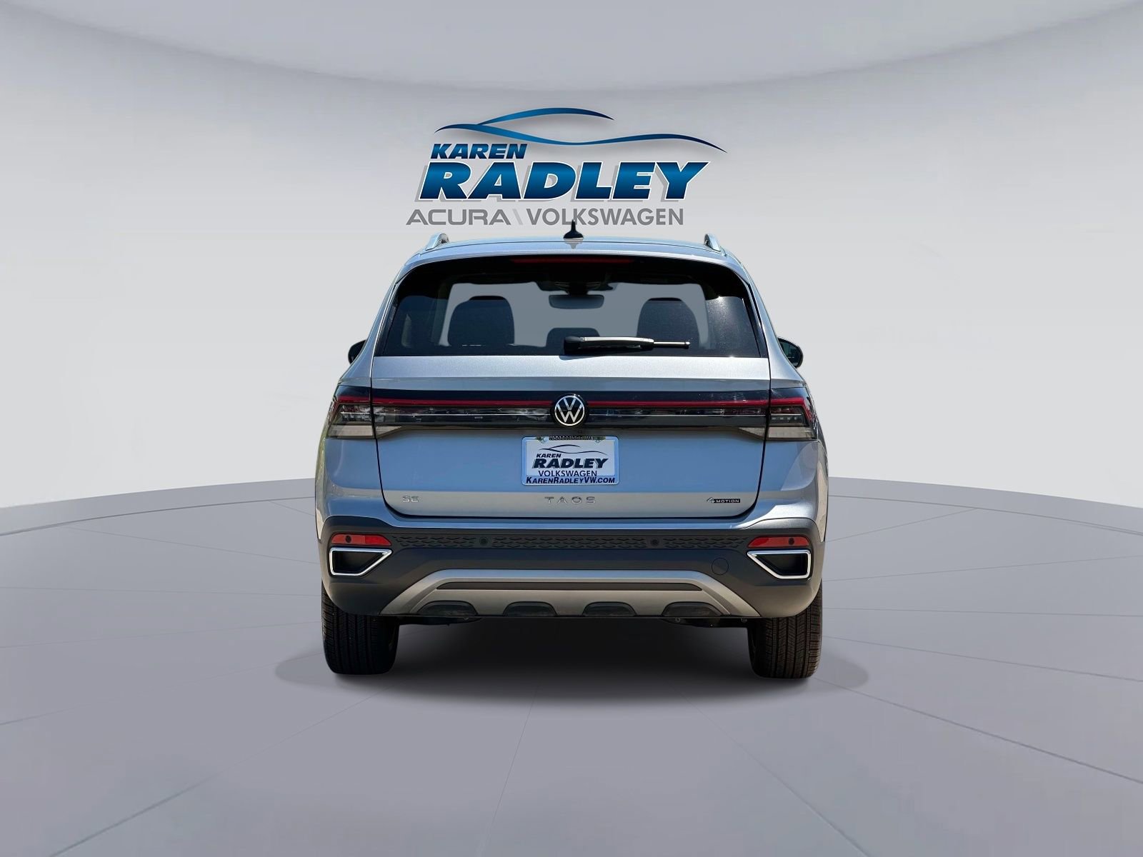 Used 2025 Volkswagen Taos SE AWD/4WD image 3