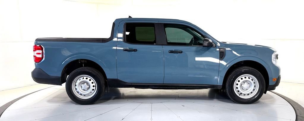 Used 2022 Ford Maverick XL FWD image 2