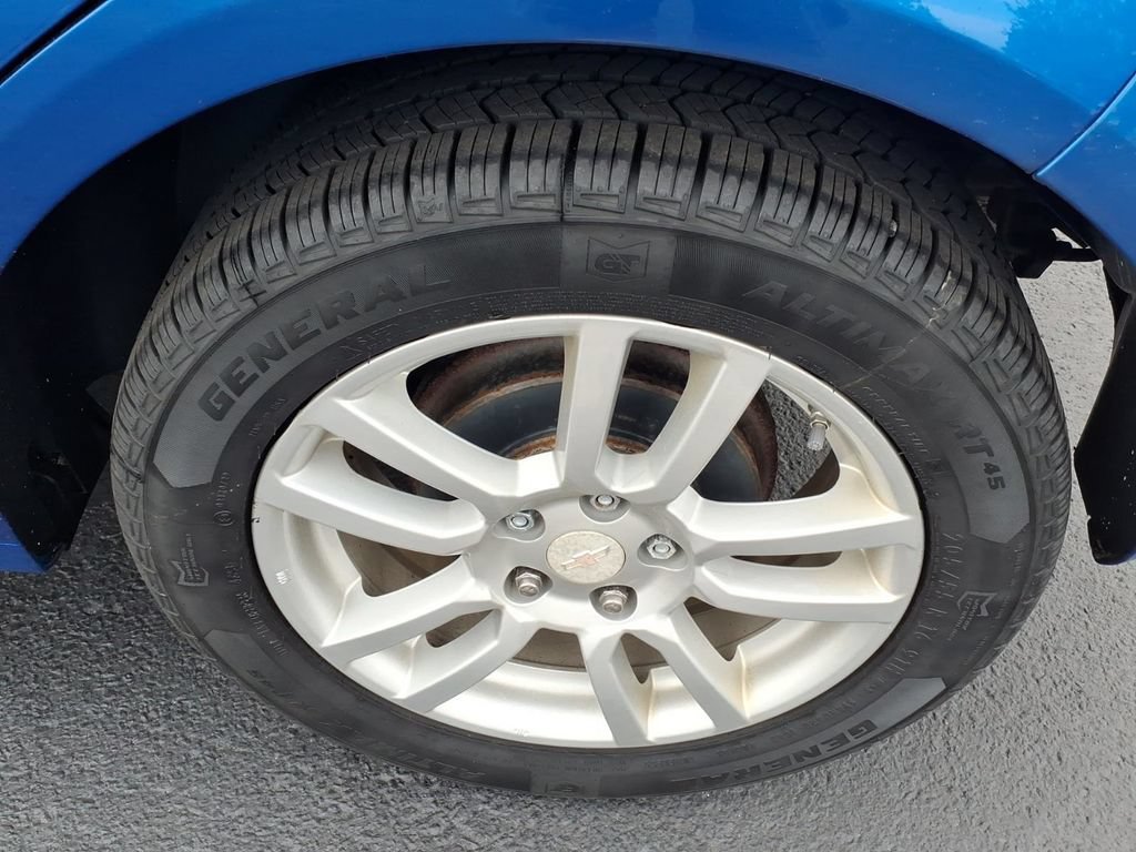 Used 2016 Chevrolet Sonic LT w/ Wheels and Fog Lamp Package FWD image 9