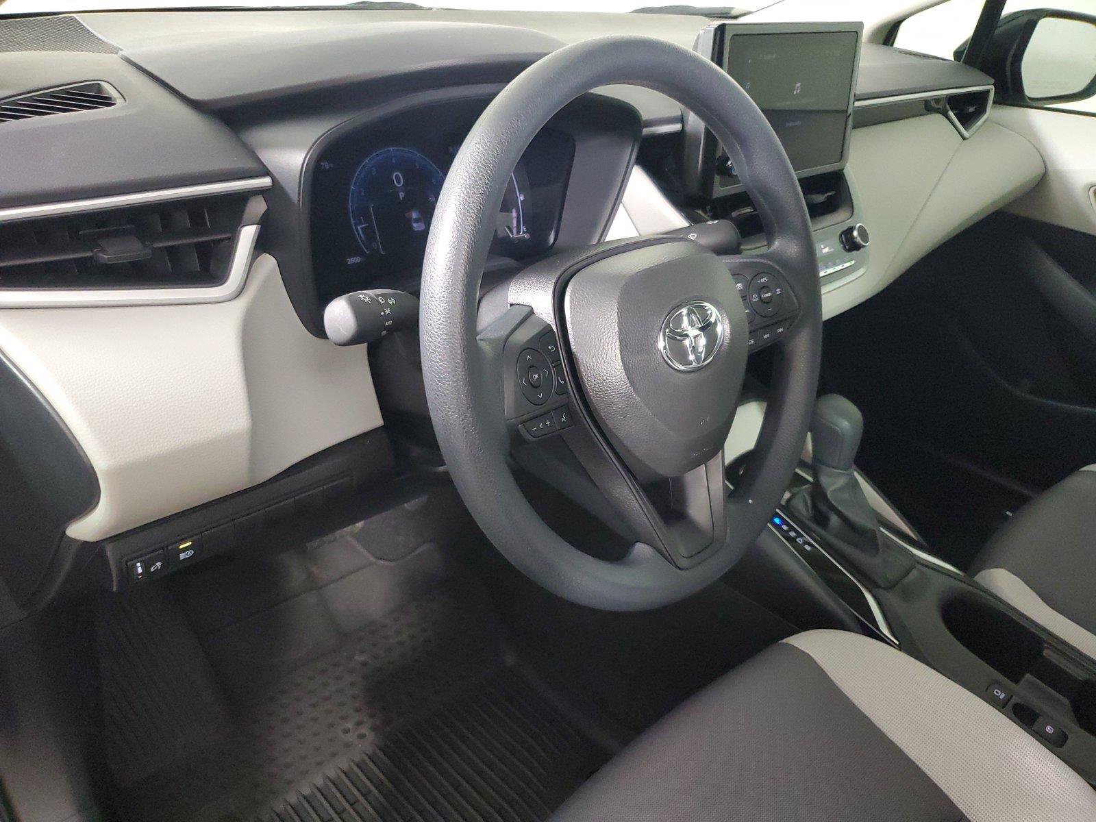 Used 2026 Toyota Corolla LE FWD image 22